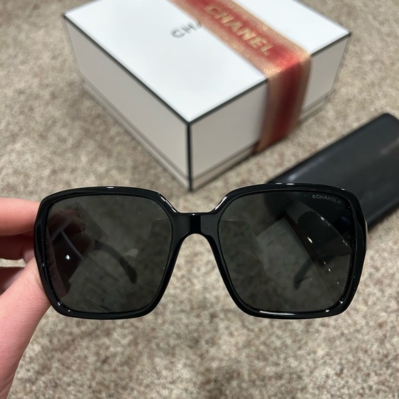 CHANEL Square Sunglasses - Black with Logo - Picture 3 of 11